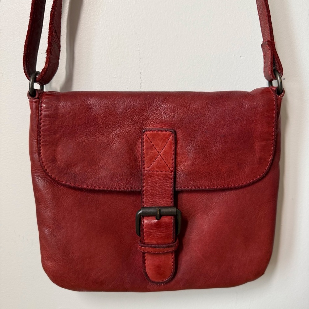 The Trend red leather crossbody bag adjustable shoulder strap